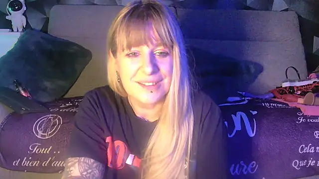 Delichieuse5 online show from 13, 1, 2025