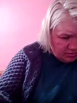 Snapshot of LusiyaGold5 chatting on 11, 10, 2025 LusiyaGold5 online show from 11, 10, 2025