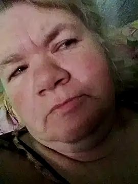 Snapshot of LusiyaGold5 chatting on 19, 10, 2025 LusiyaGold5 online show from 19, 10, 2025