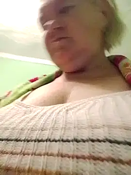 Snapshot of LusiyaGold5 chatting on 21, 10, 2025 LusiyaGold5 online show from 21, 10, 2025