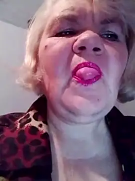 Snapshot of LusiyaGold5 chatting on 28, 10, 2025 LusiyaGold5 online show from 28, 10, 2025