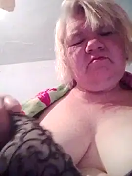 Snapshot of LusiyaGold5 chatting on 1, 11, 2025 LusiyaGold5 online show from 1, 11, 2025