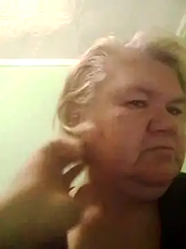 Snapshot of LusiyaGold5 chatting on 4, 11, 2025 LusiyaGold5 online show from 4, 11, 2025