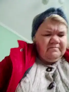 Snapshot of LusiyaGold5 chatting on 4, 12, 2025 LusiyaGold5 online show from 4, 12, 2025