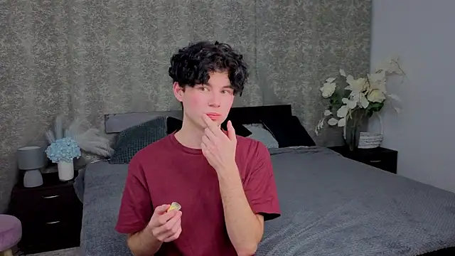 Cute Mike online show from 19, 11, 2025