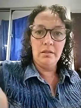 Snapshot of -saraqueen- chatting on 15, 10, 2025 -saraqueen- online show from 15, 10, 2025