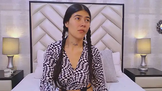 CristalShayy online show from 25, 2, 2026