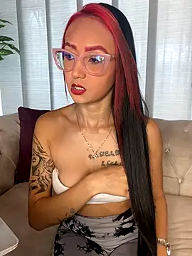 Sofiaa pink online show from 7, 10, 2025