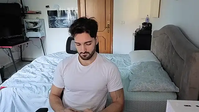 Snapshot of Al3xox02 chatting on 12, 1, 2026 Al3xox02 online show from 12, 1, 2026