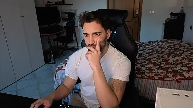 Snapshot of Al3xox02 chatting on 5, 2, 2026 Al3xox02 online show from 5, 2, 2026