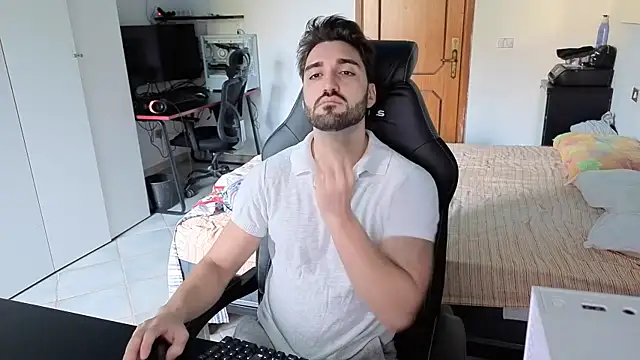 Snapshot of Al3xox02 chatting on 8, 2, 2026 Al3xox02 online show from 8, 2, 2026