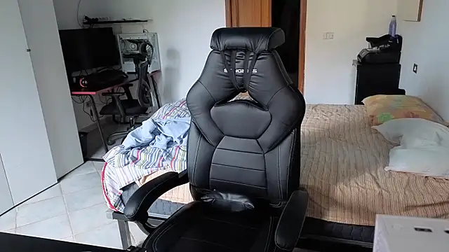 Snapshot of Al3xox02 chatting on 11, 2, 2026 Al3xox02 online show from 11, 2, 2026