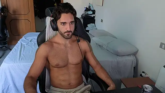Al3xox02 online show from 15, 7, 2026