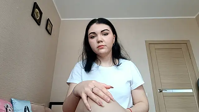 Snapshot of Abi_bee chatting on 13, 10, 2025 Abi bee online show from 13, 10, 2025