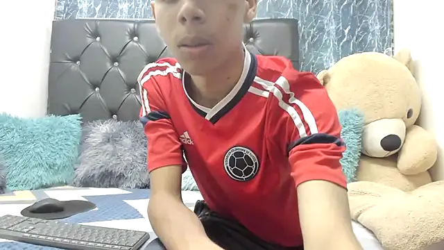 sexyboys cutex18 online show from 26, 11, 2025