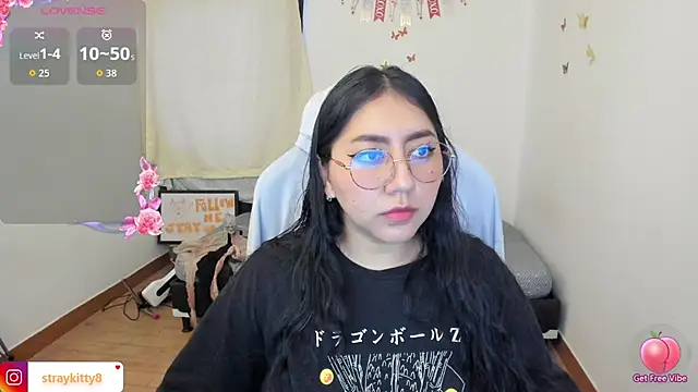 Snapshot of LoveLyy- chatting on 2, 11, 2025 LoveLyy- online show from 2, 11, 2025