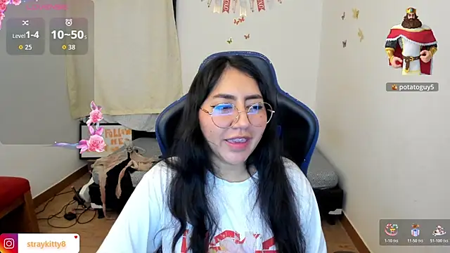 Snapshot of LoveLyy- chatting on 28, 11, 2025 LoveLyy- online show from 28, 11, 2025