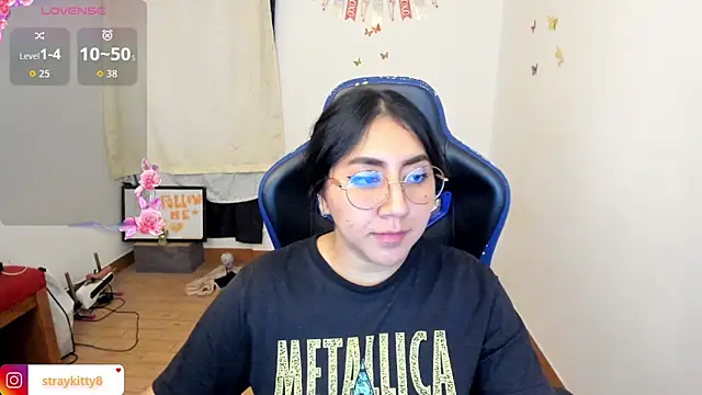 Snapshot of LoveLyy- chatting on 20, 2, 2026 LoveLyy- online show from 20, 2, 2026