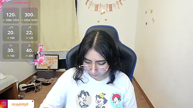Snapshot of LoveLyy- chatting on 25, 6, 2026 LoveLyy- online show from 25, 6, 2026