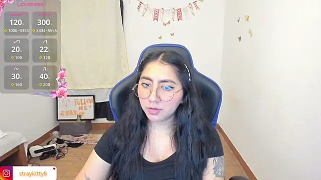 Snapshot of LoveLyy- chatting on 2, 7, 2026 LoveLyy- online show from 2, 7, 2026