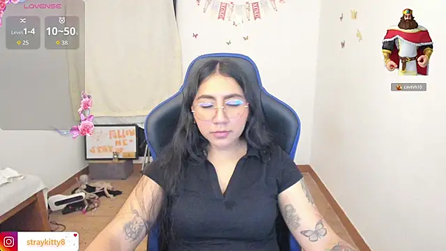 Snapshot of LoveLyy- chatting on 15, 7, 2026 LoveLyy- online show from 15, 7, 2026