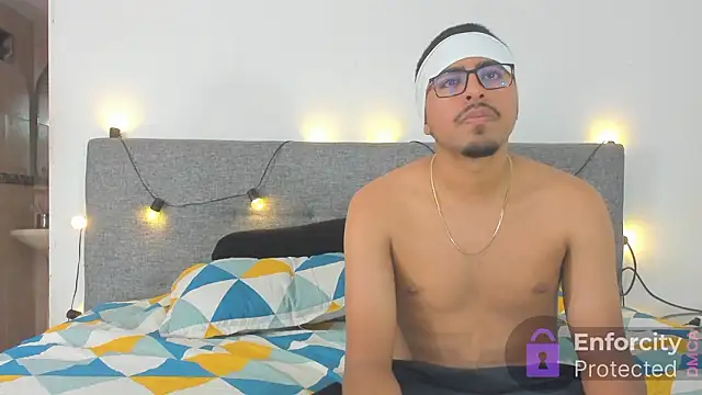 Snapshot of Sexy_Couple_Xx chatting on 14, 3, 2026 Sexy Couple Xx online show from 14, 3, 2026