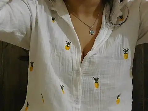 Hot Meadow online show from 8, 11, 2025