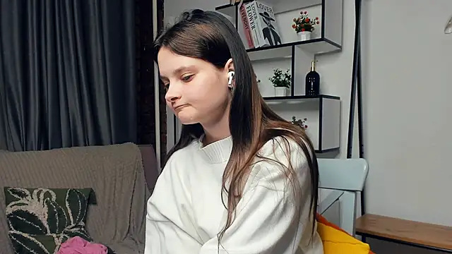 SkyDoll online show from 6, 10, 2025