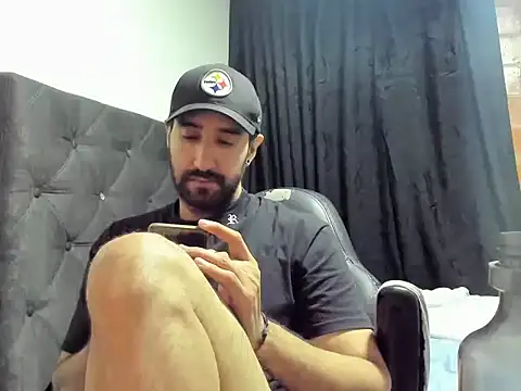 Snapshot of coolfriki chatting on 11, 10, 2025 coolfriki online show from 11, 10, 2025