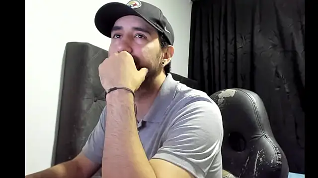 Snapshot of coolfriki chatting on 28, 10, 2025 coolfriki online show from 28, 10, 2025