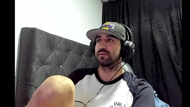 Snapshot of coolfriki chatting on 29, 10, 2025 coolfriki online show from 29, 10, 2025