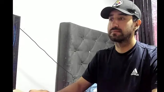 Snapshot of coolfriki chatting on 1, 11, 2025 coolfriki online show from 1, 11, 2025