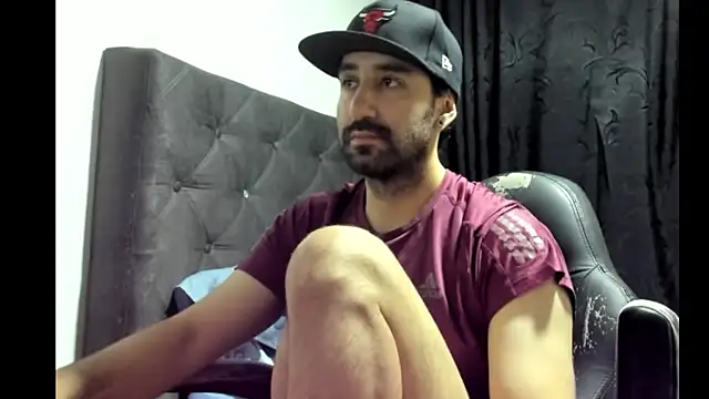 Snapshot of coolfriki chatting on 4, 11, 2025 coolfriki online show from 4, 11, 2025