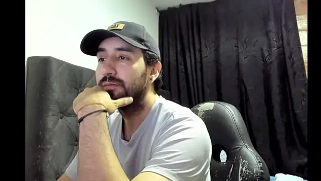 Snapshot of coolfriki chatting on 14, 11, 2025 coolfriki online show from 14, 11, 2025