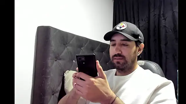 Snapshot of coolfriki chatting on 27, 11, 2025 coolfriki online show from 27, 11, 2025