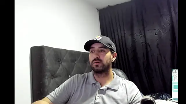 Snapshot of coolfriki chatting on 1, 12, 2025 coolfriki online show from 1, 12, 2025