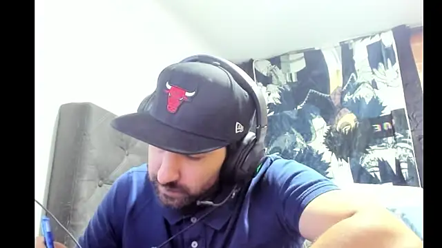 Snapshot of coolfriki chatting on 17, 12, 2025 coolfriki online show from 17, 12, 2025