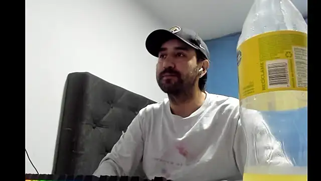 Snapshot of coolfriki chatting on 3, 2, 2026 coolfriki online show from 3, 2, 2026