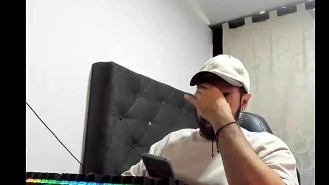 Snapshot of coolfriki chatting on 4, 3, 2026 coolfriki online show from 4, 3, 2026