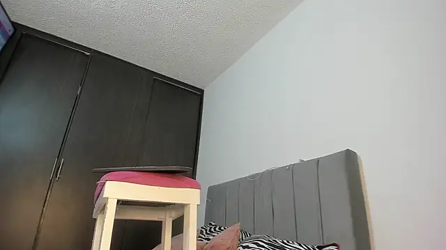 emy collyns online show from 17, 10, 2025