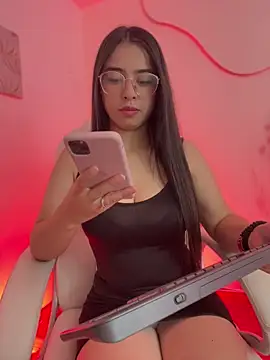 Iam Valentinaaa online show from 8, 10, 2025