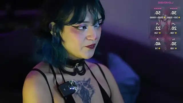 Snapshot of lucyliw chatting on 11, 10, 2025 lucyliw online show from 11, 10, 2025