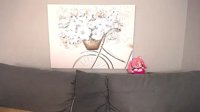 Evarey  online show from 4, 11, 2025