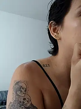 Blue and Damian online show from 20, 10, 2025