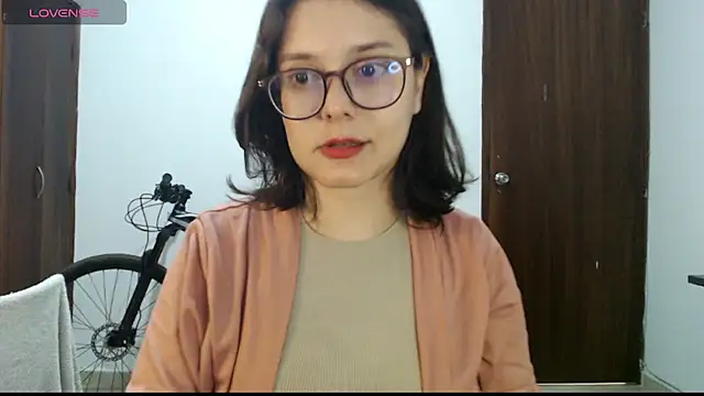 CarlaLorez online show from 23, 10, 2025