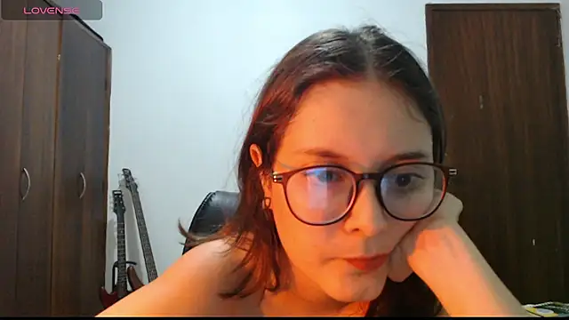 CarlaLorez online show from 14, 12, 2025