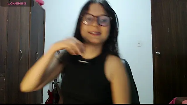 CarlaLorez online show from 7, 5, 2026
