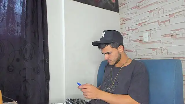 Snapshot of Master_King_Crazzy777 chatting on 14, 10, 2025 Master King Crazzy777 online show from 14, 10, 2025