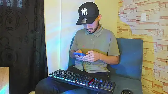 Snapshot of Master_King_Crazzy777 chatting on 18, 10, 2025 Master King Crazzy777 online show from 18, 10, 2025