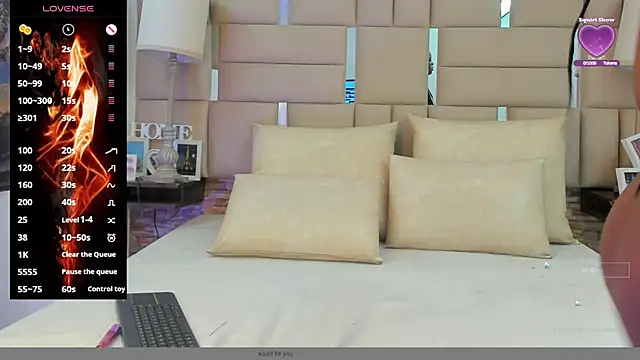 Snapshot of BeverlyMadison_ chatting on 30, 10, 2025 BeverlyMadison  online show from 30, 10, 2025